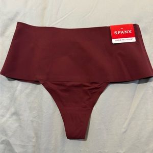 SPANX Un Detectable Thongs